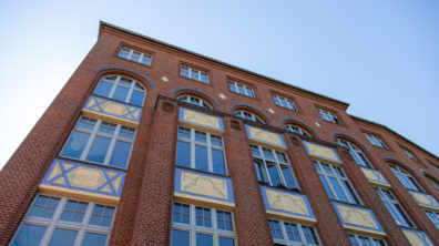 An exterior photo of Factory Berlin Görlitzer Park.