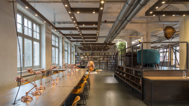 An interior photo of the Factory Berlin library in Factory Görlitzer Park.